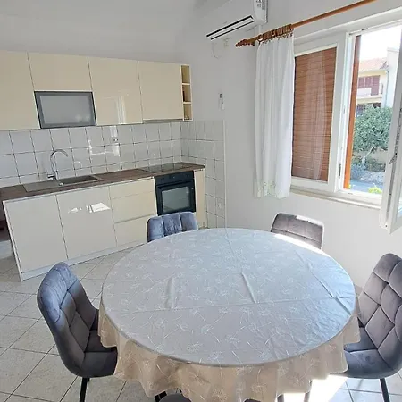 Gilan Apartment Seget Vranjica