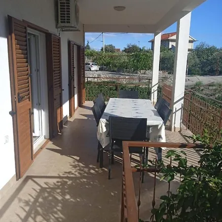 Apartman Gilan Apartment Seget Vranjica