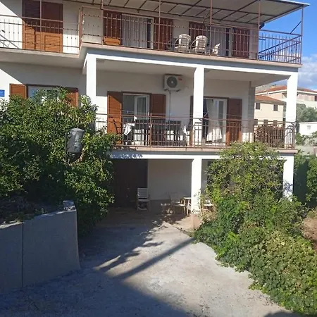 Apartman Gilan Apartment