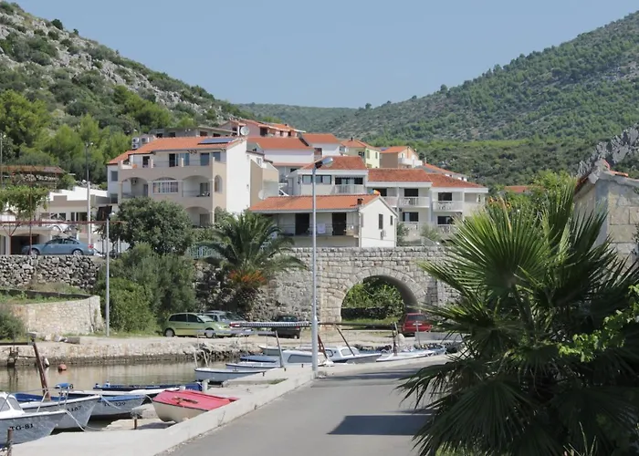 Apartament Gilan Seget Vranjica